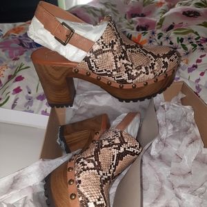Jessica Simpson Snake Skin Platform Shoes NWT